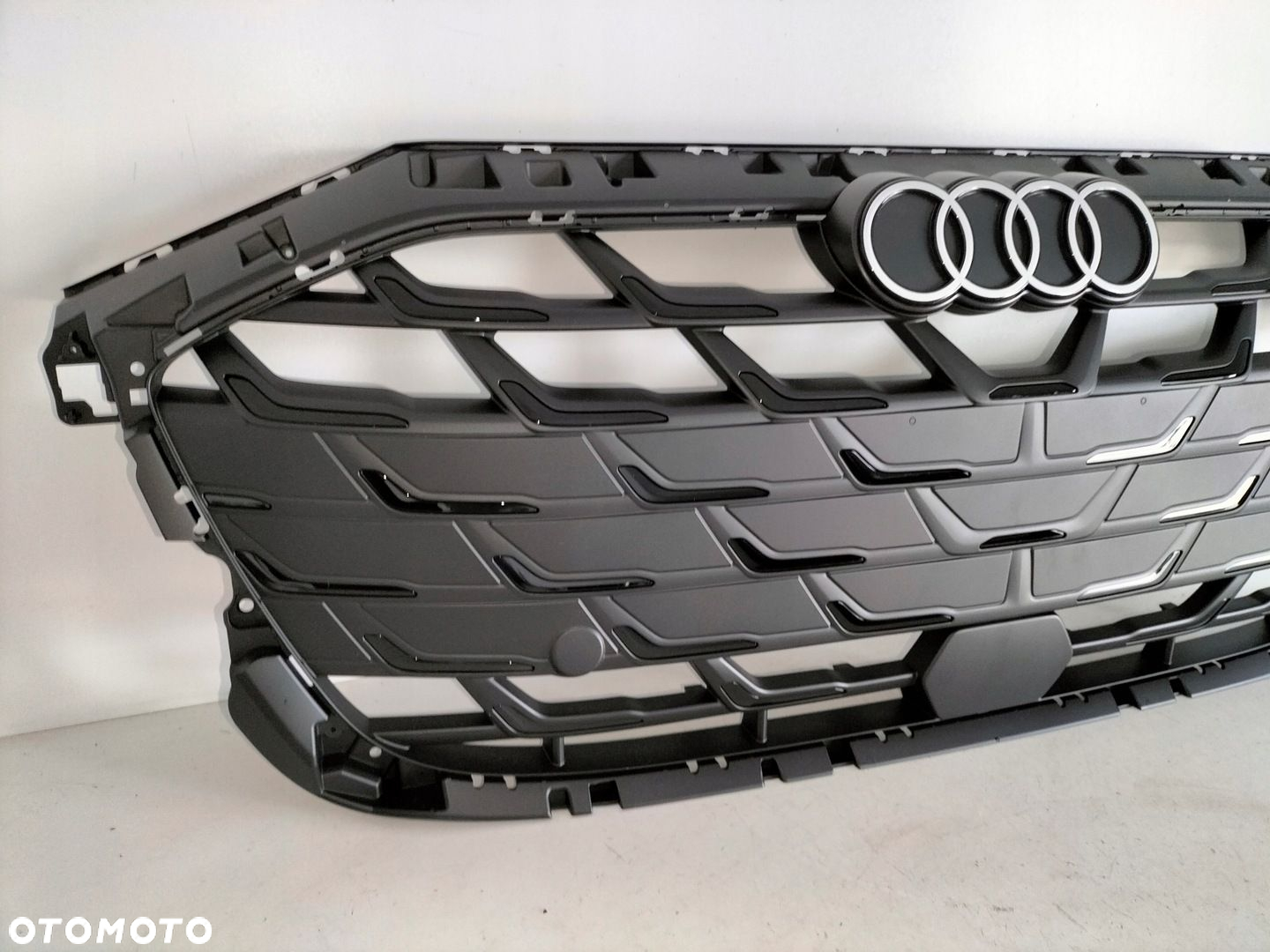 Atrapa kratka grill AUDI A3 8Y LIFT 24- E-TRON S-LINE - 2