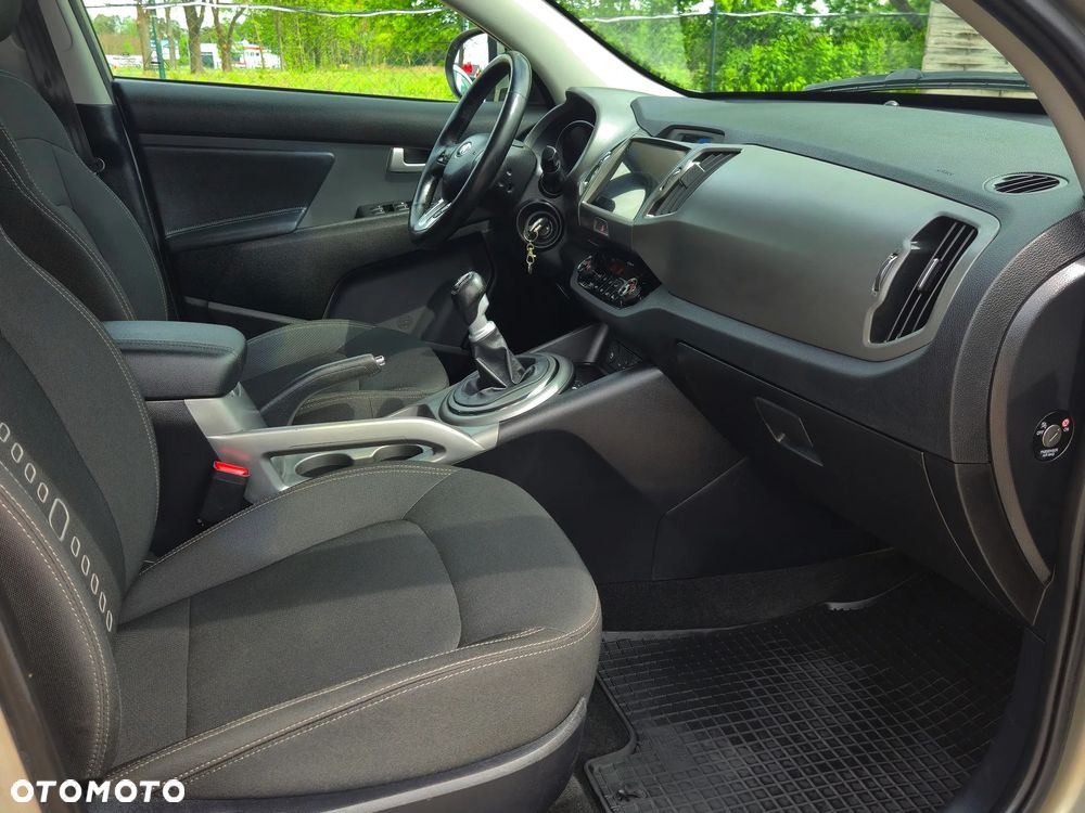 Kia Sportage 2.0 CRDI AWD Fifa World Cup Edition - 27