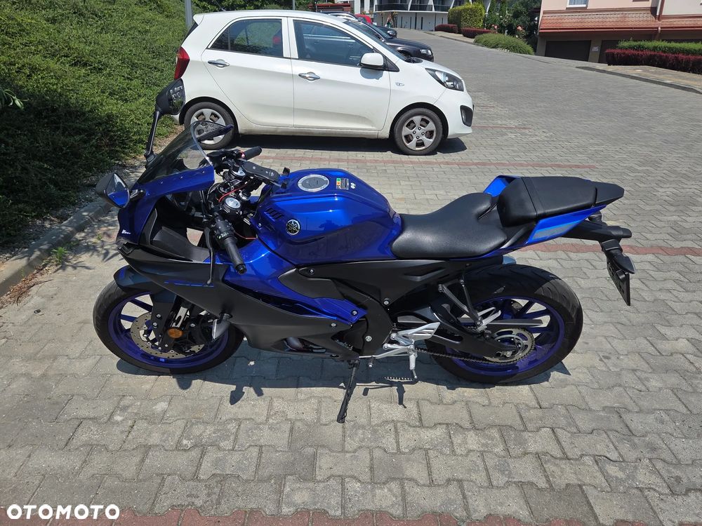 Yamaha YZF - 1