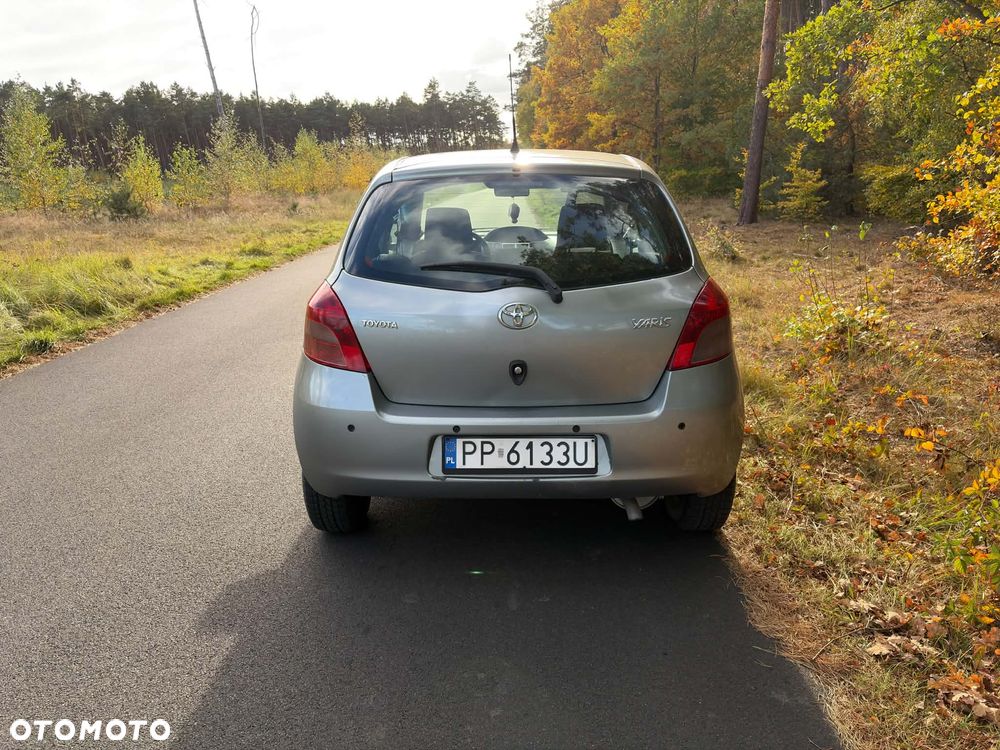 Toyota Yaris 2006 photo 4