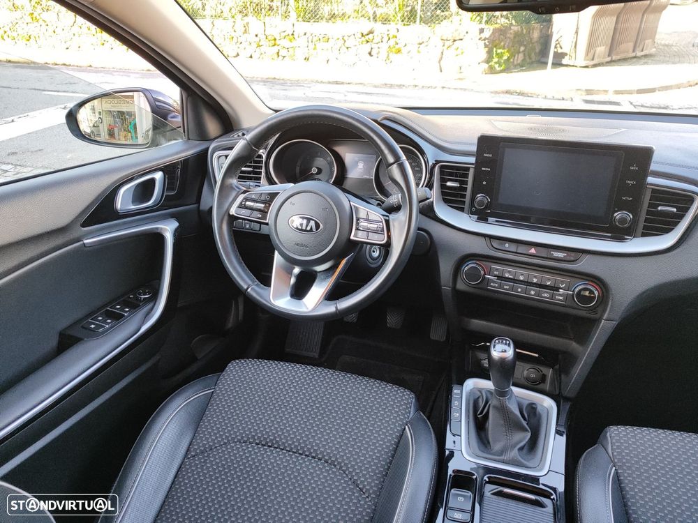 Kia Ceed - 10