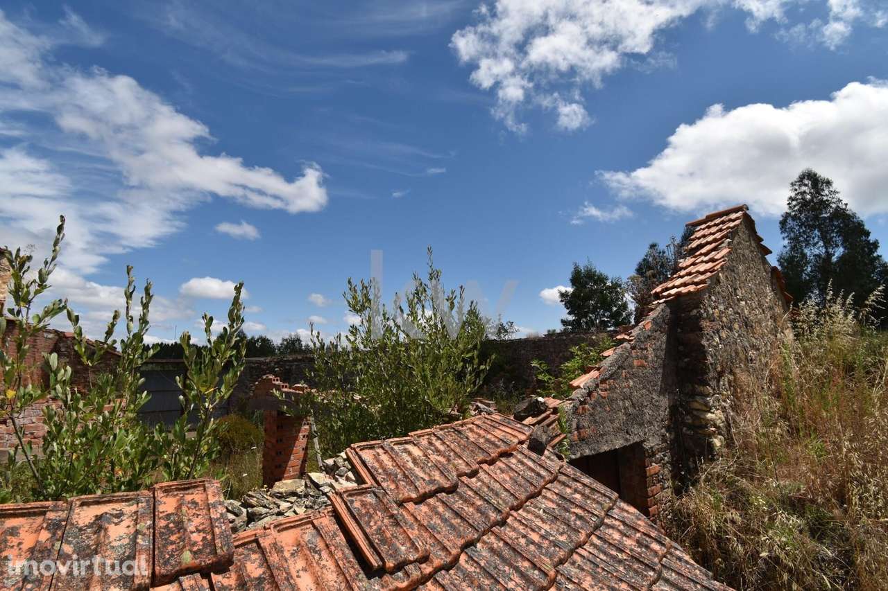 Moradia em ruína | cerca de 1000m2 de terreno | Vistas e privacidade | - Grande imagem: 4/29