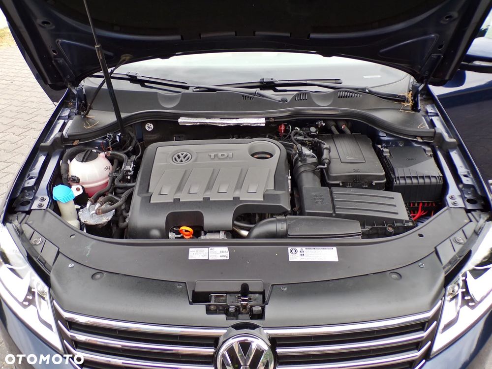 Volkswagen Passat 2.0 TDI DSG BlueMotion Technology Highline - 37