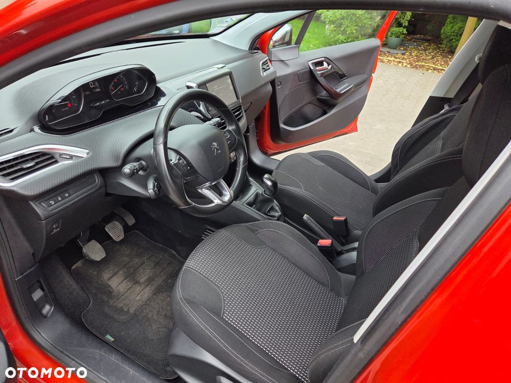 Peugeot 208 1.2 PureTech GPF Allure S&S - 8