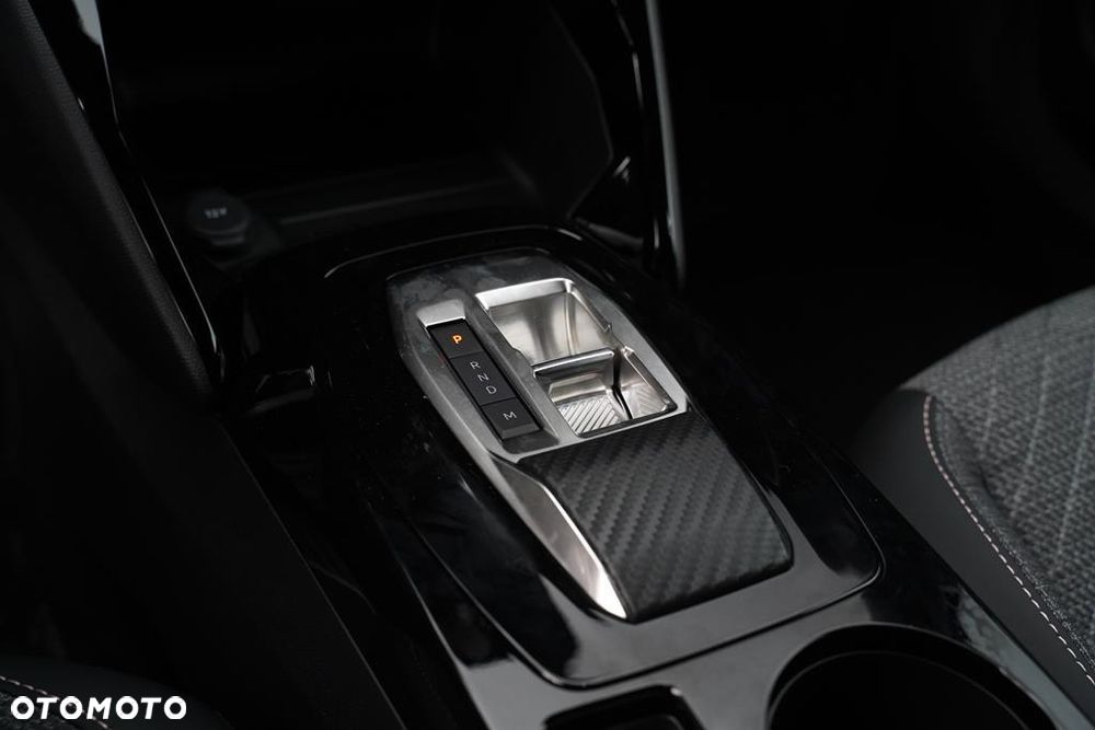 Peugeot 2008 PureTech mHEV Allure e-DCS6 - 19