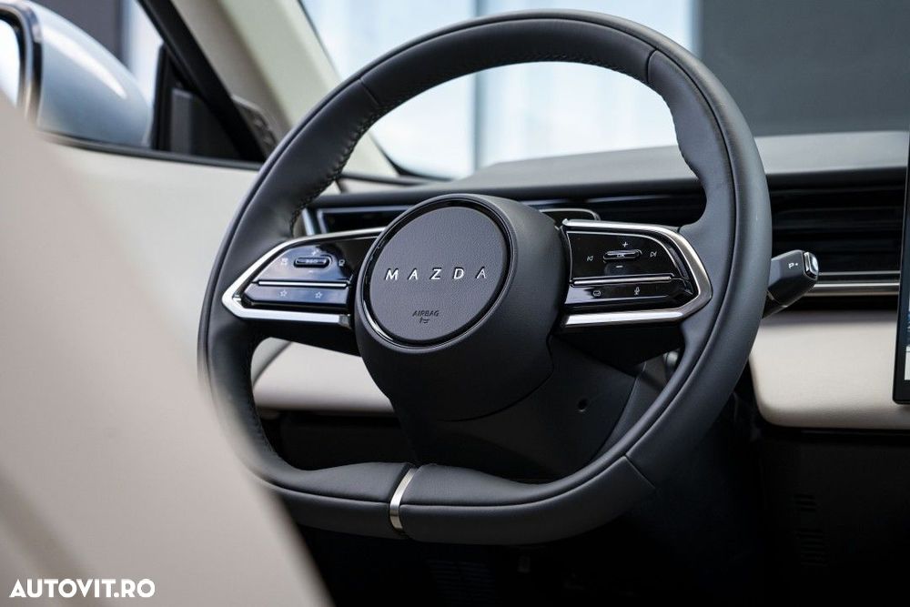 Mazda CX-6e - 17