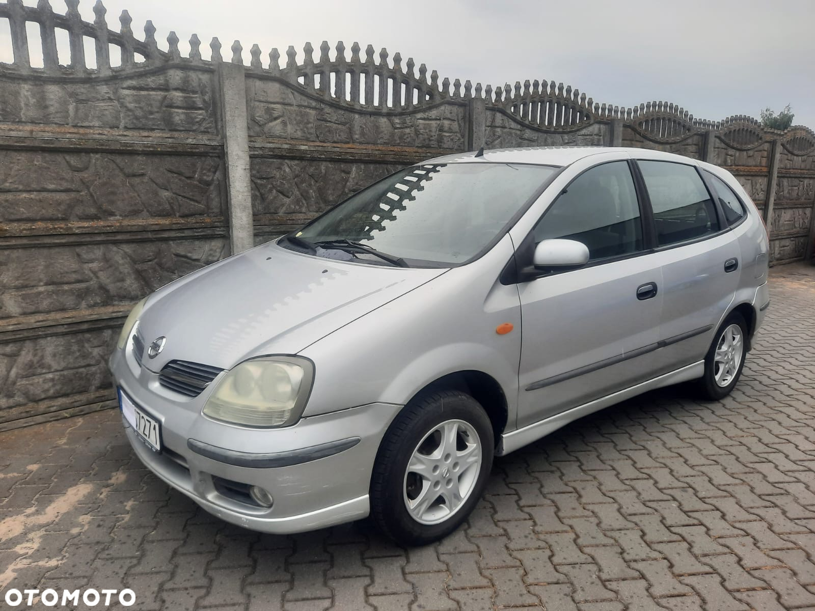 Nissan Almera Tino - 2
