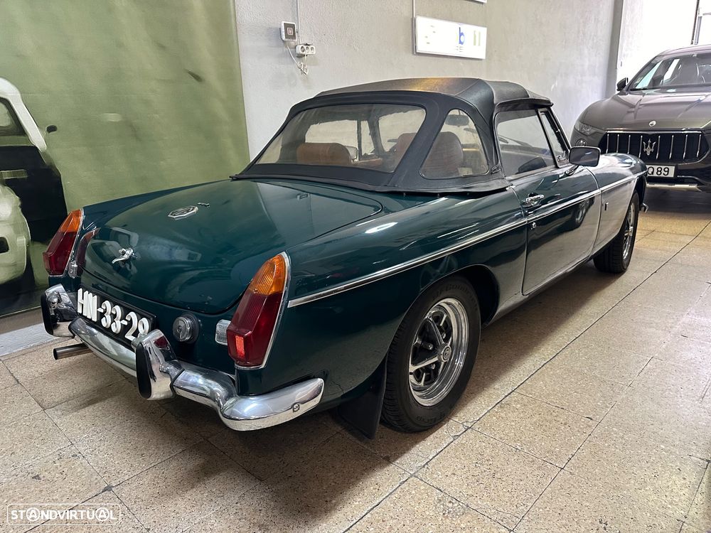 MG MGB - 24