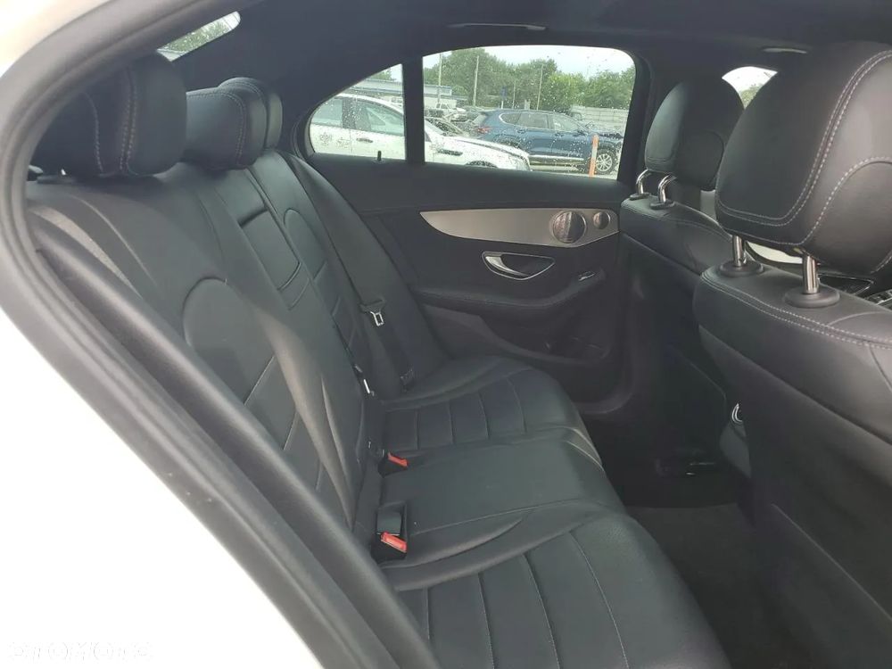 Mercedes-Benz Klasa C 300 7G-TRONIC AMG Line - 8