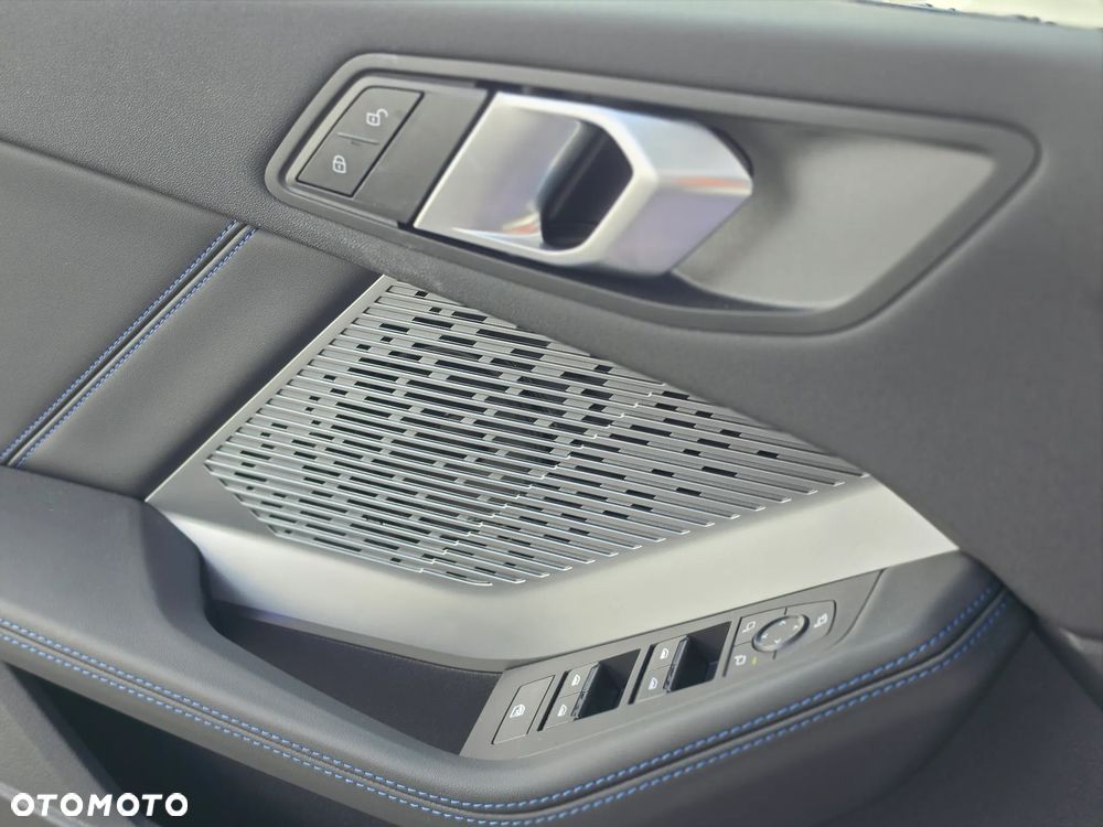 BMW Seria 1 120 mHEV - 22