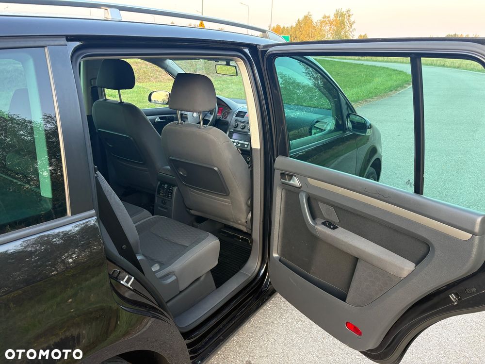 Volkswagen Touran - 30