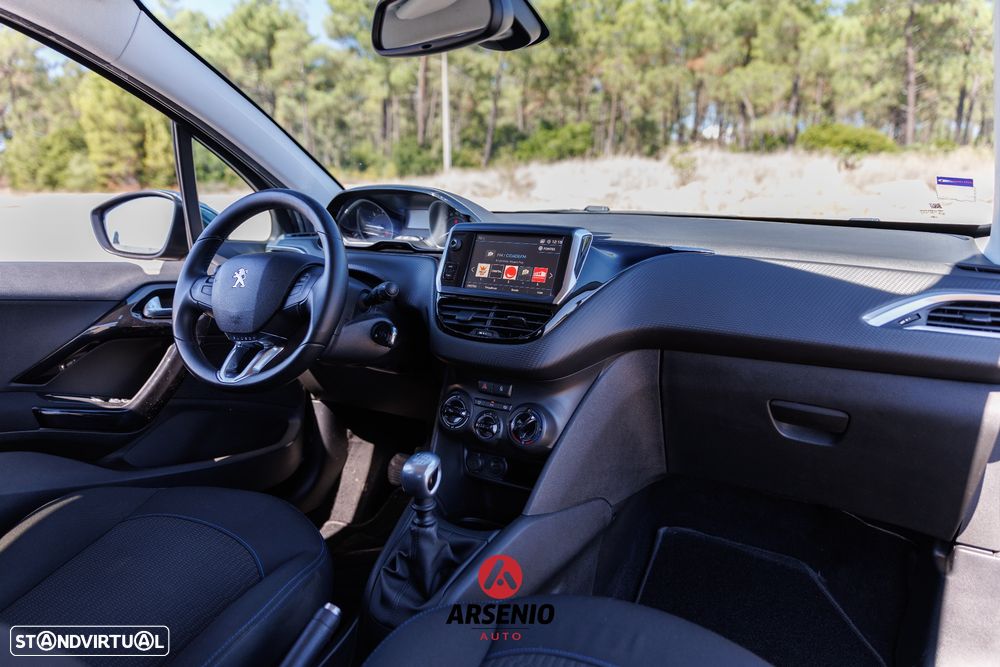 Peugeot 208 1.5 BlueHDi Signature - 4
