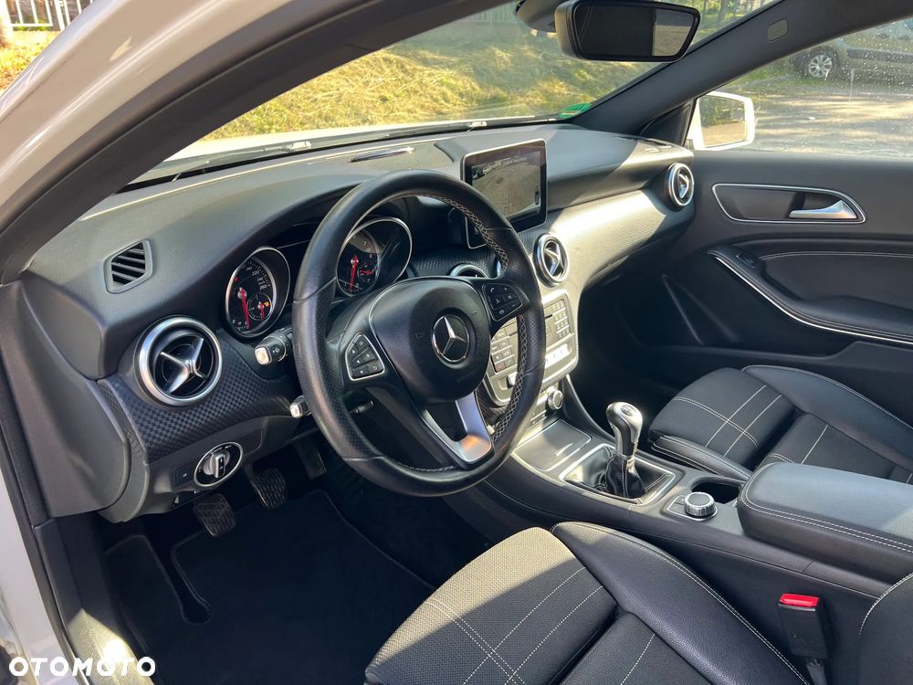 Mercedes-Benz Klasa A 200 AMG Line - 9