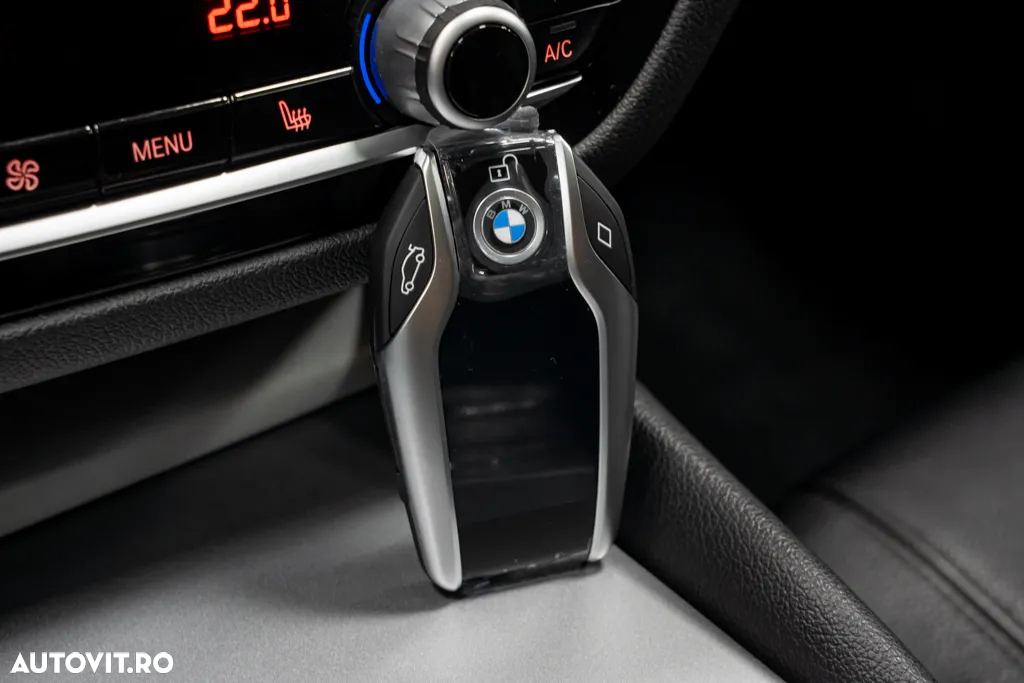 BMW Seria 5 530d xDrive AT - 34