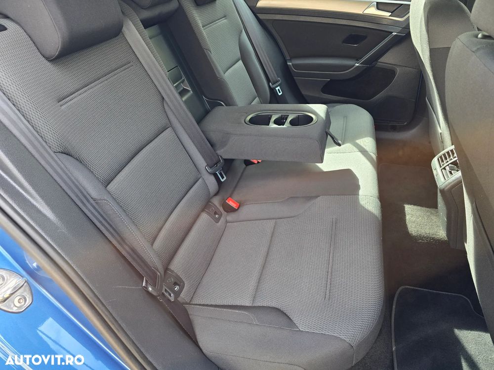 Volkswagen Golf - 11