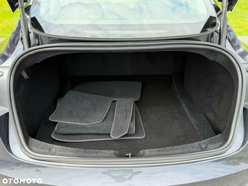 Tesla Model 3 Langstreckenbatterie Allradantrieb Dual Motor - 6