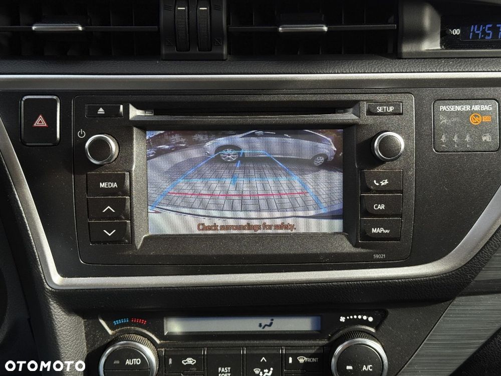 Toyota Auris 1.6 Life+ - 28