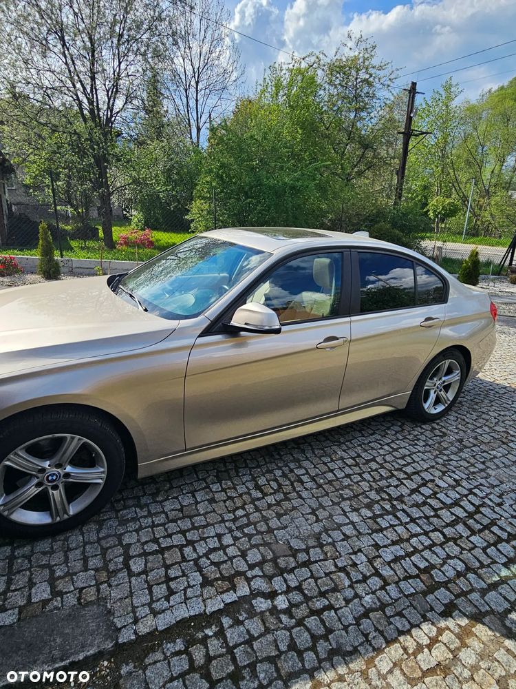 BMW Seria 3 328i xDrive - 11
