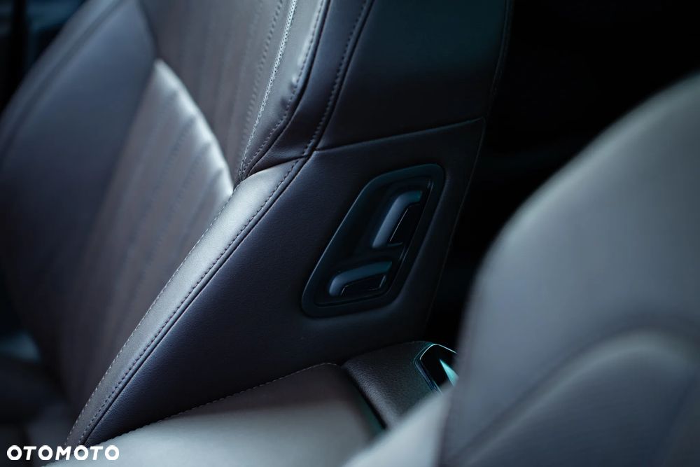 Skoda Superb 2.0 TDI L&K DSG - 36