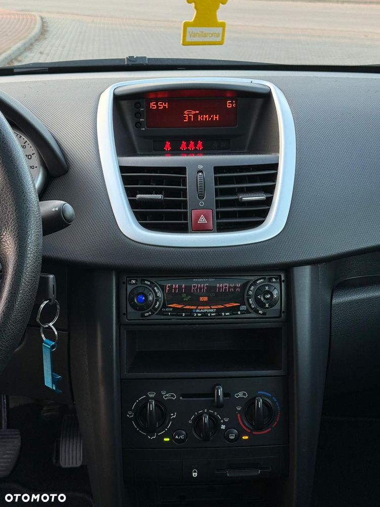 Peugeot 207 1.4 16V Trendy - 9