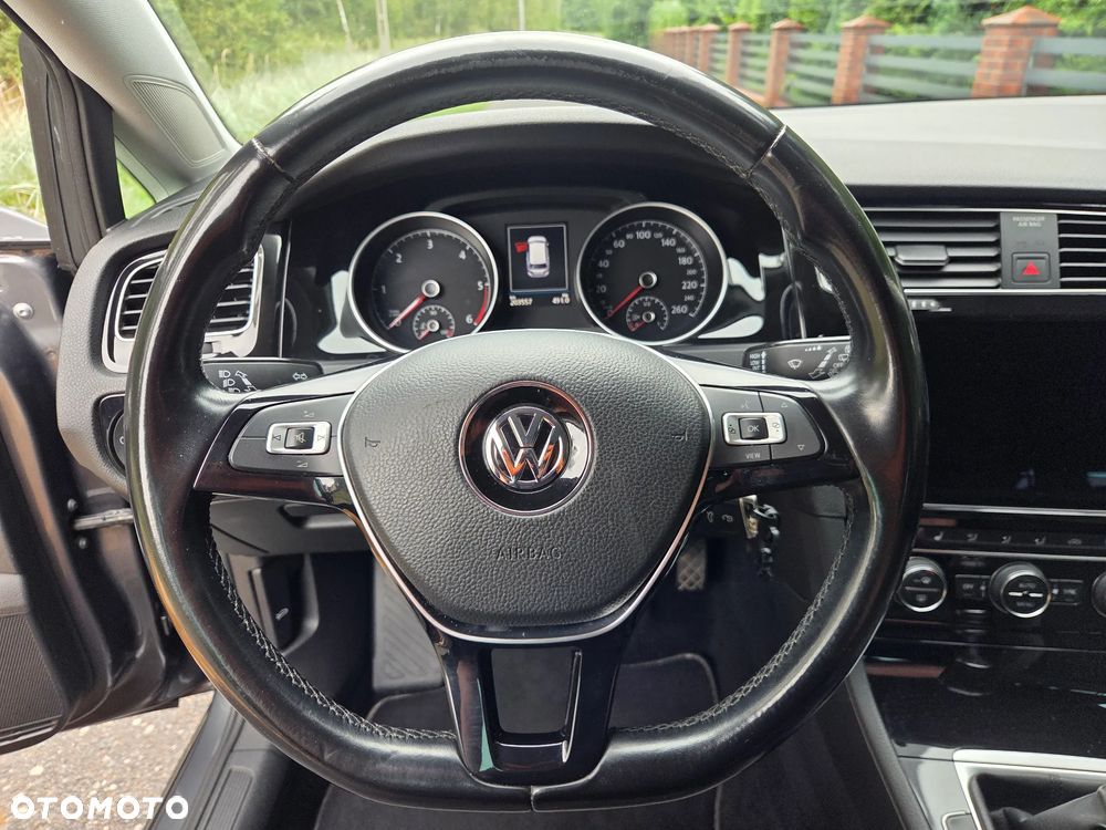 Volkswagen Golf 2.0 TDI SCR Highline - 25