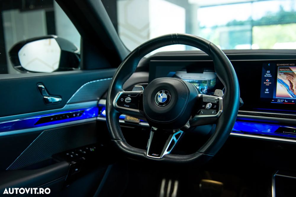 BMW Seria 7 740d xDrive MHEV - 29