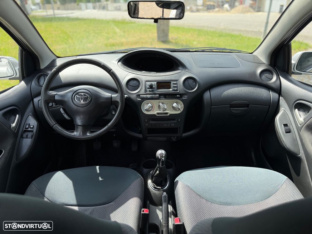 Toyota Yaris 1.0 Sol - 10