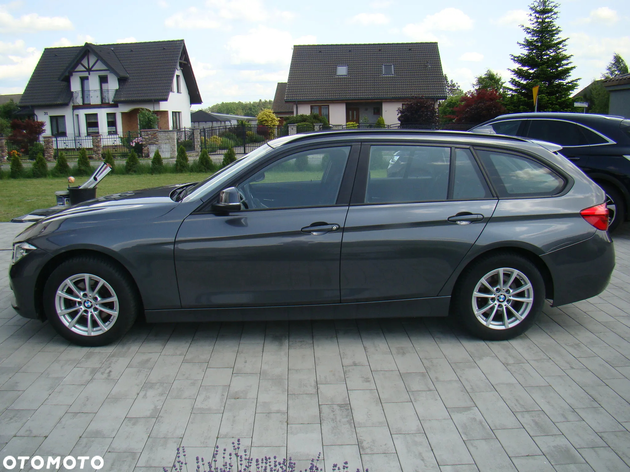 BMW Seria 3 318d Touring Advantage - 8