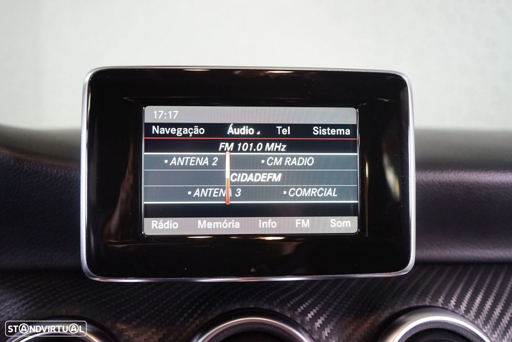 Mercedes-Benz A 180 d AMG Line - 30