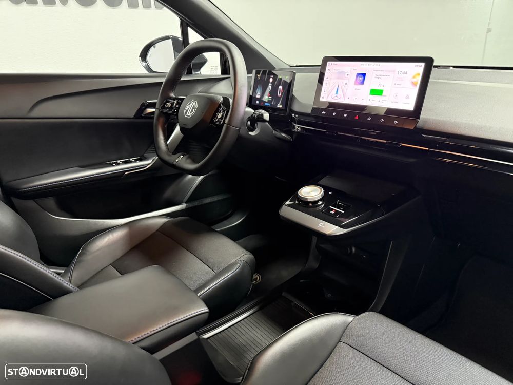 MG MG4 64 kWh Luxury - 8