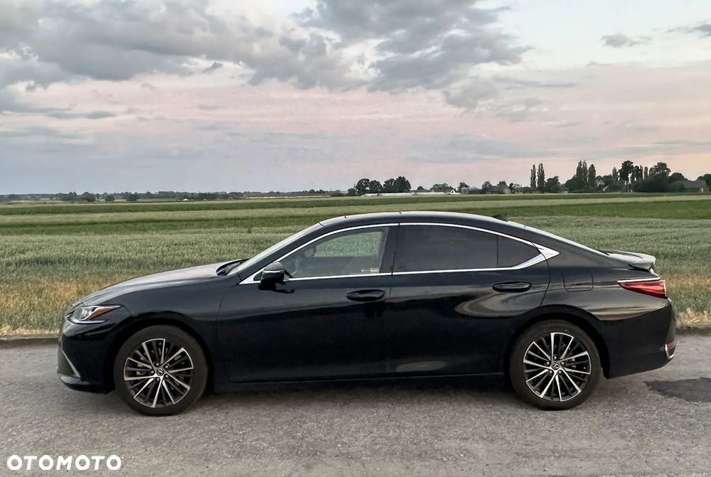 Lexus ES 300h Business Edition - 3