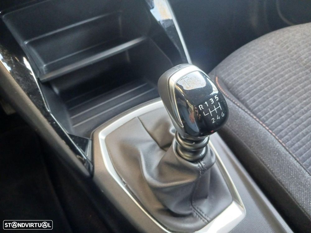 Peugeot 2008 1.2 PureTech Style - 21