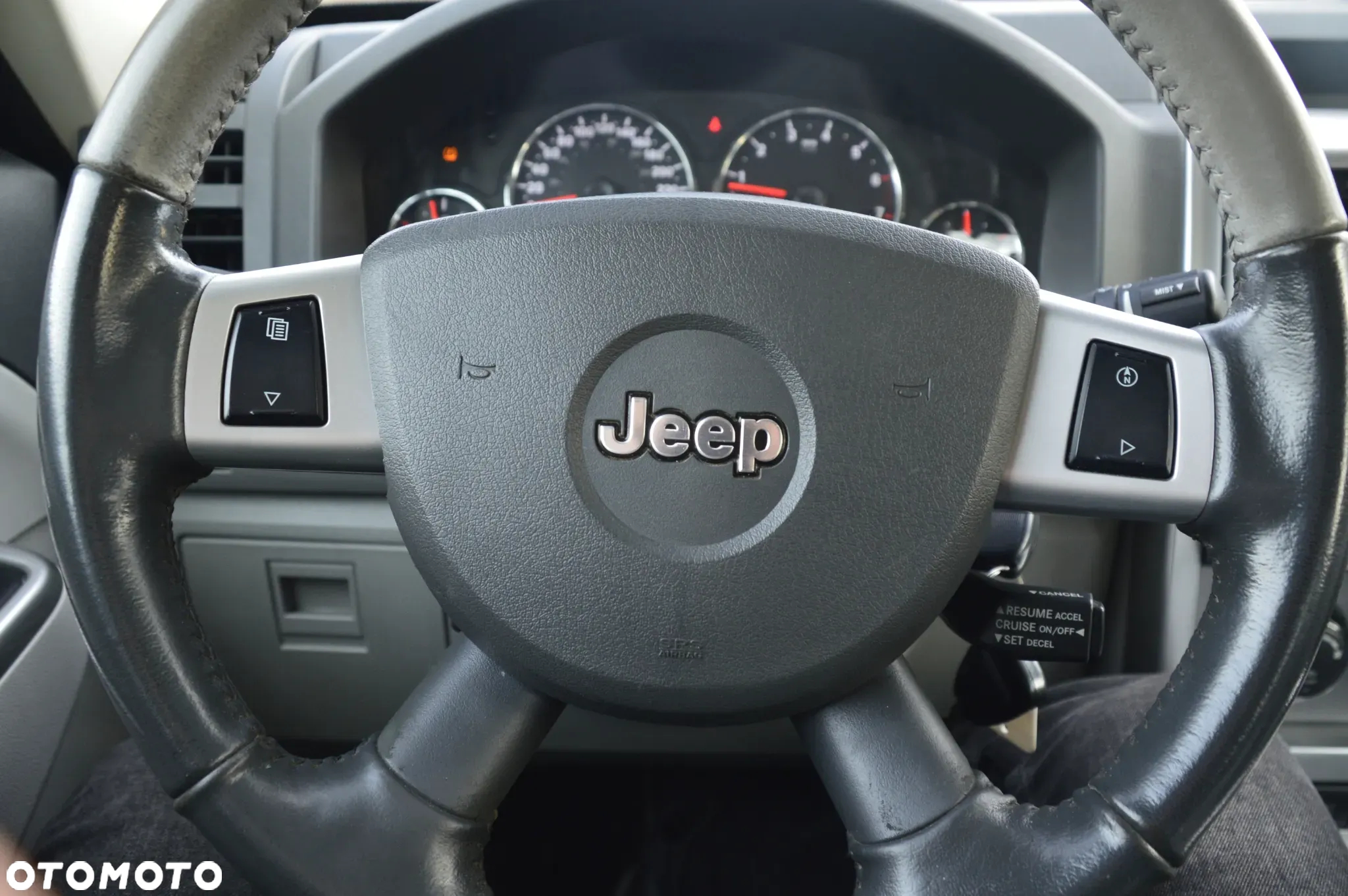 Jeep Cherokee - 18