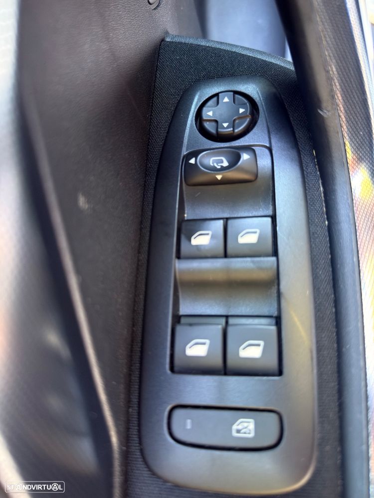 Peugeot 2008 1.2 PureTech Allure - 13
