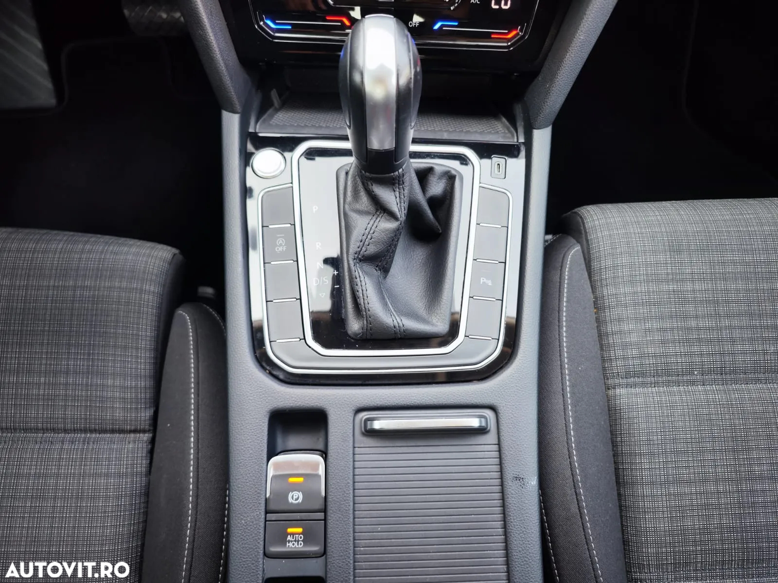 Volkswagen Passat - 25