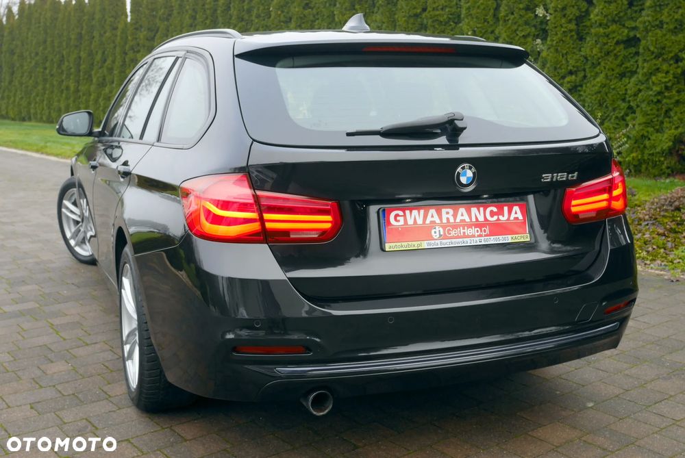 BMW Seria 3 318d Sport Line - 9