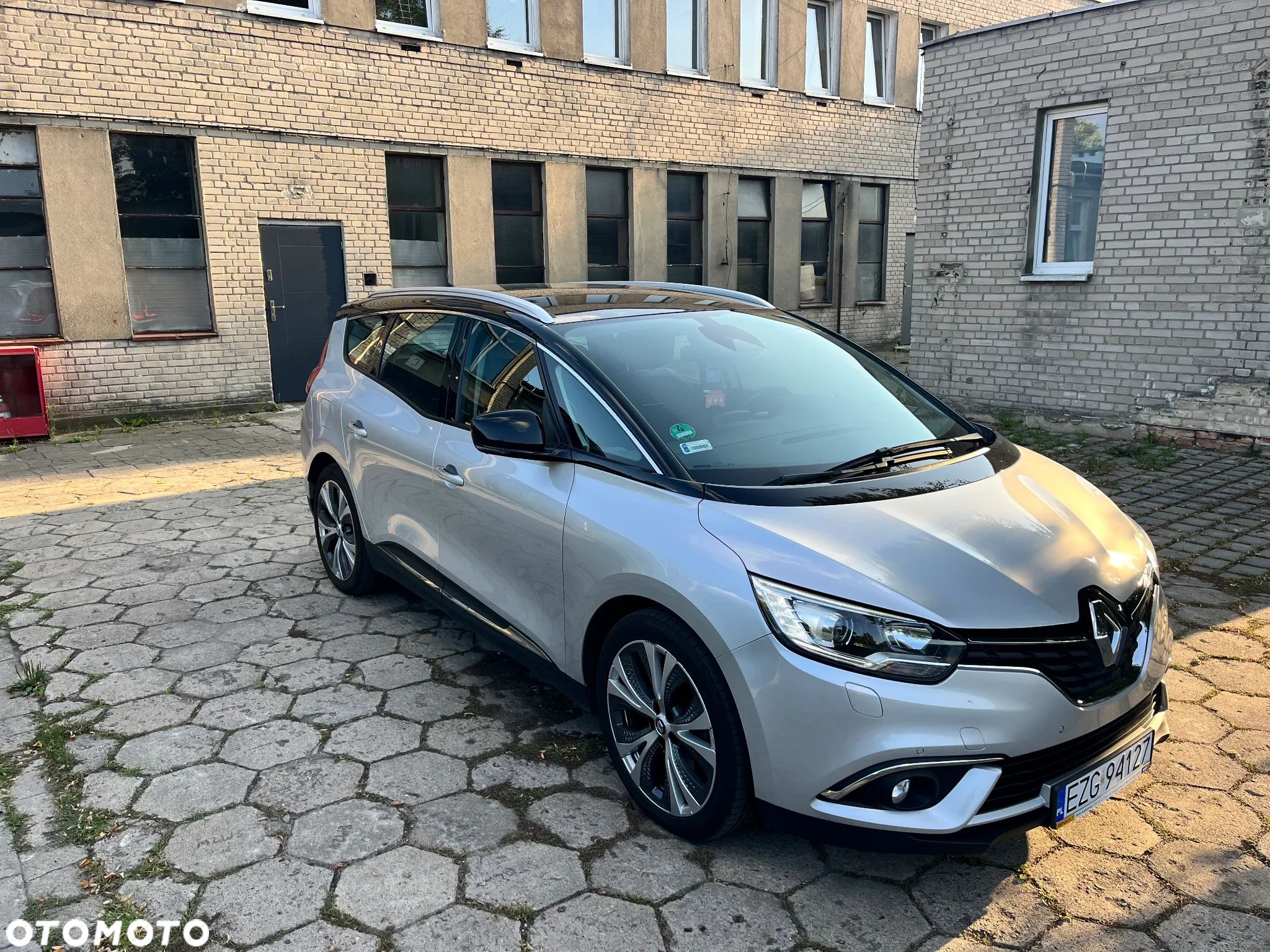Renault Scenic - 1