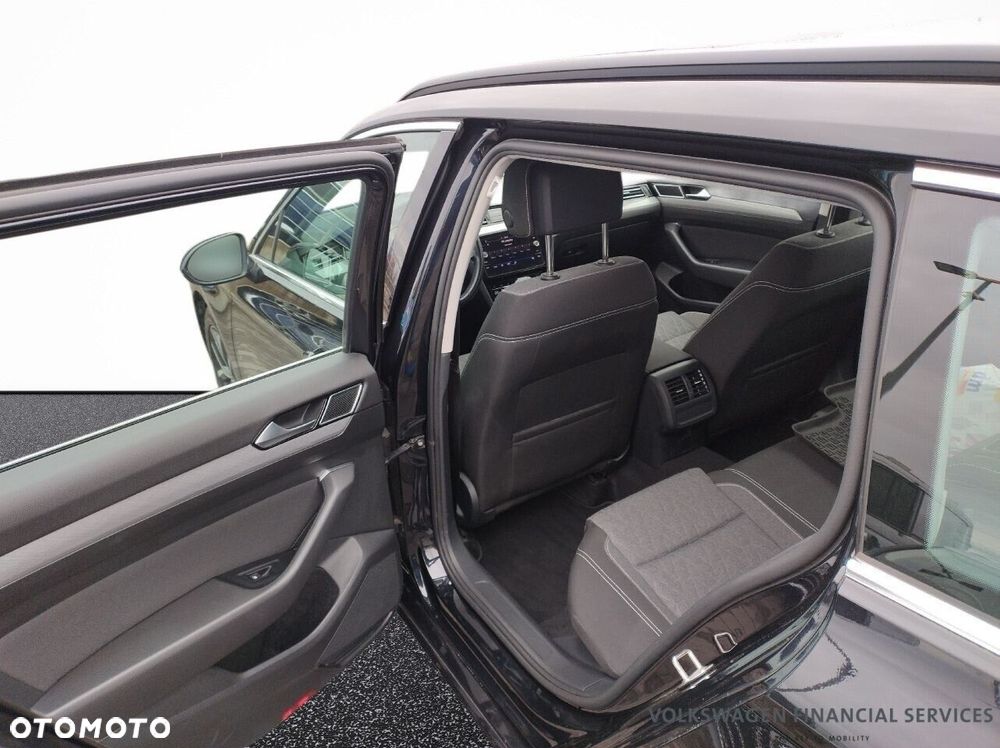 Volkswagen Passat - 13