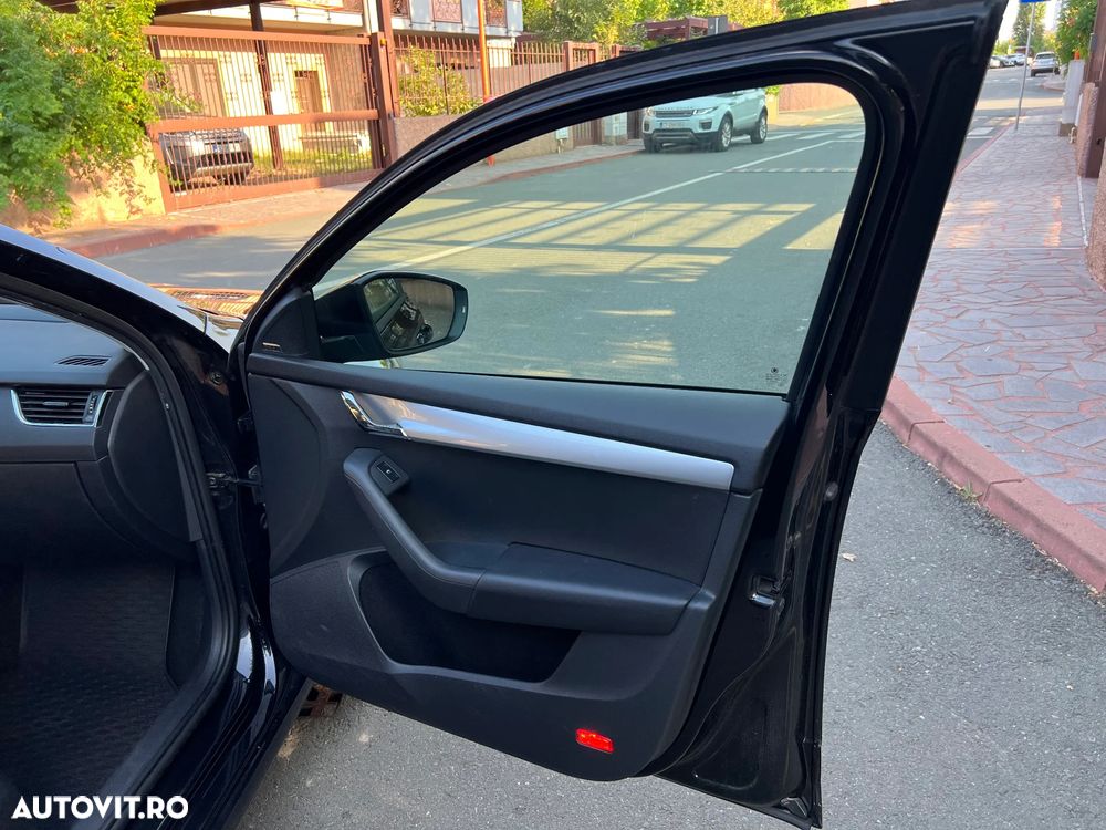 Skoda Octavia 2.0 TDI ELEGANCE DSG - 13