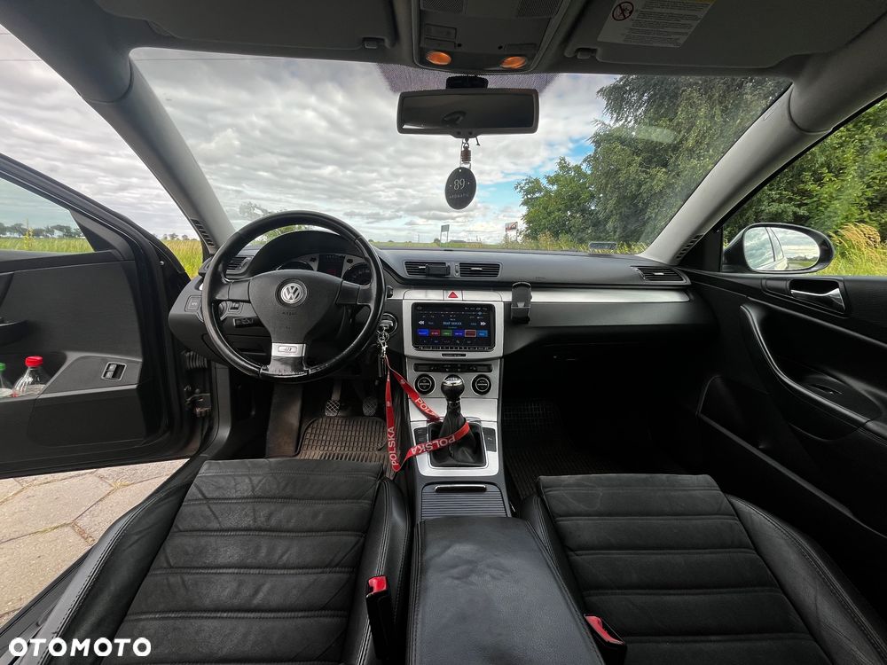Volkswagen Passat 2.0 TDI DPF R-Line Edition - 10