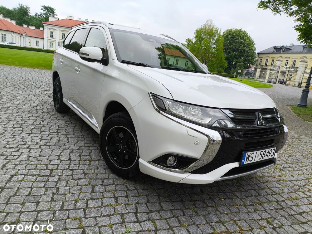 Mitsubishi Outlander 2.0 4WD Top - 5