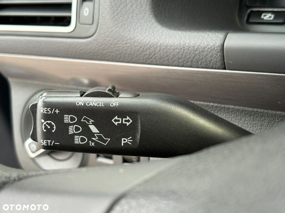 Volkswagen Touran 1.2 TSI BlueMotion Technology MATCH - 24