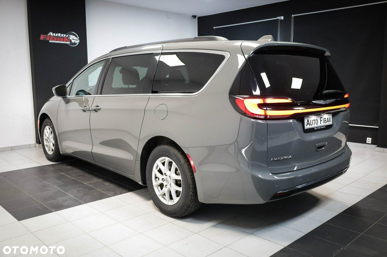 Chrysler Pacifica - 9