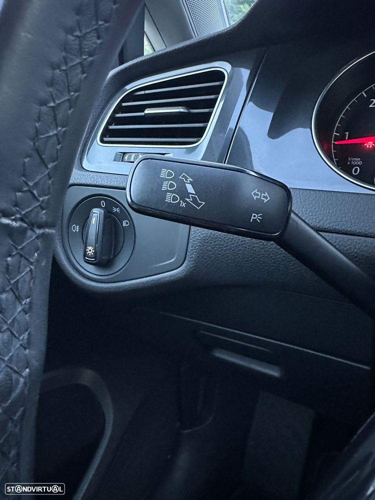 VW Golf 1.6 TDI Confortline - 12