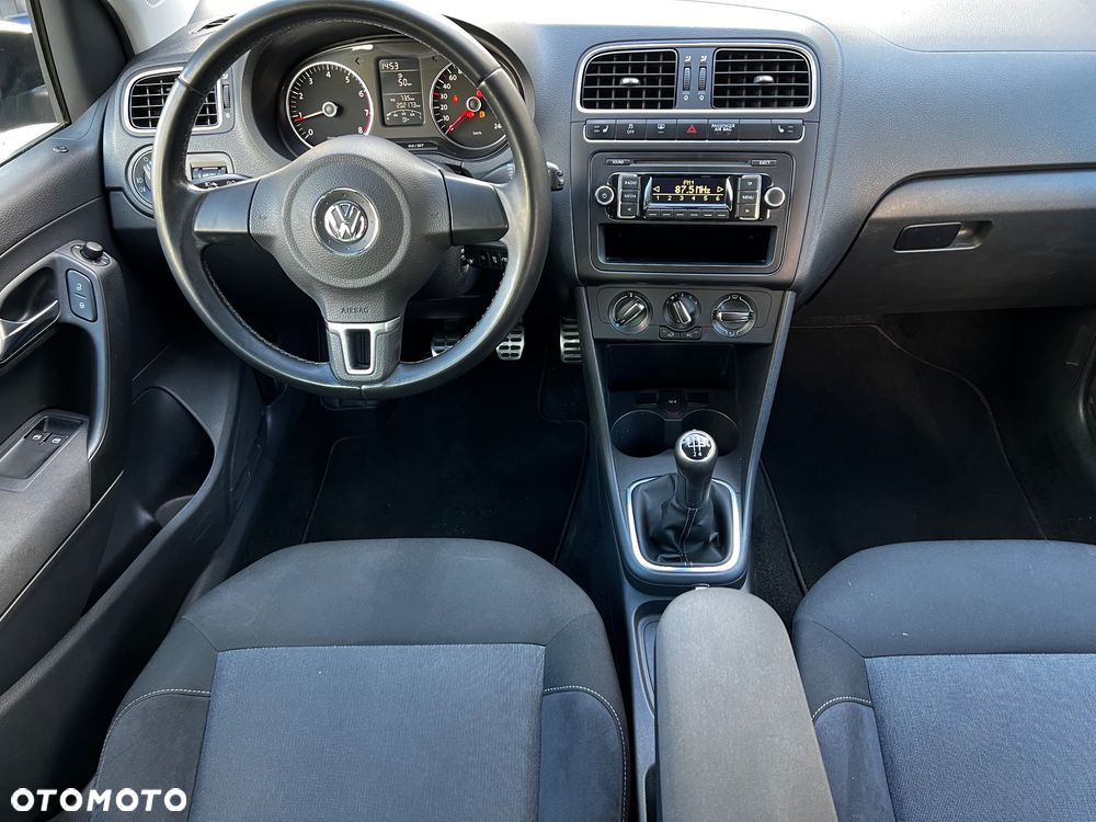 Volkswagen Polo 1.4 16V Comfortline - 26