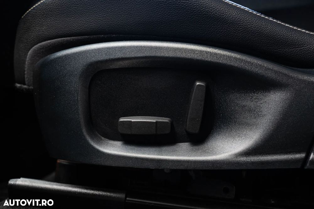 Jaguar F-Pace 20d AWD Aut. R-Sport - 27