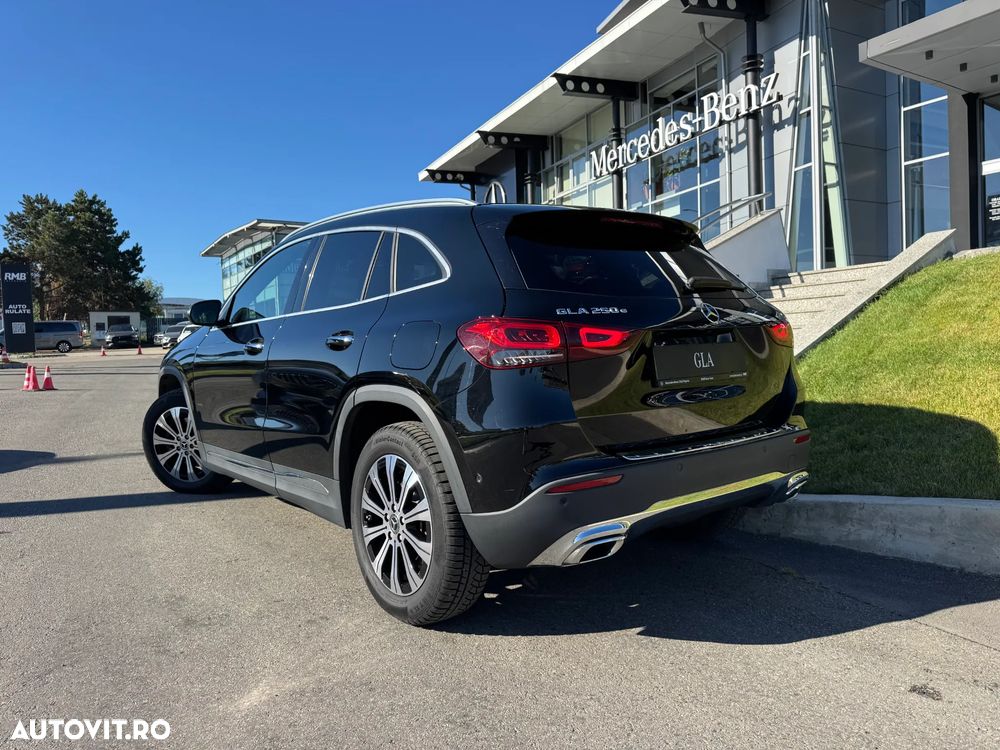 Mercedes-Benz GLA - 4
