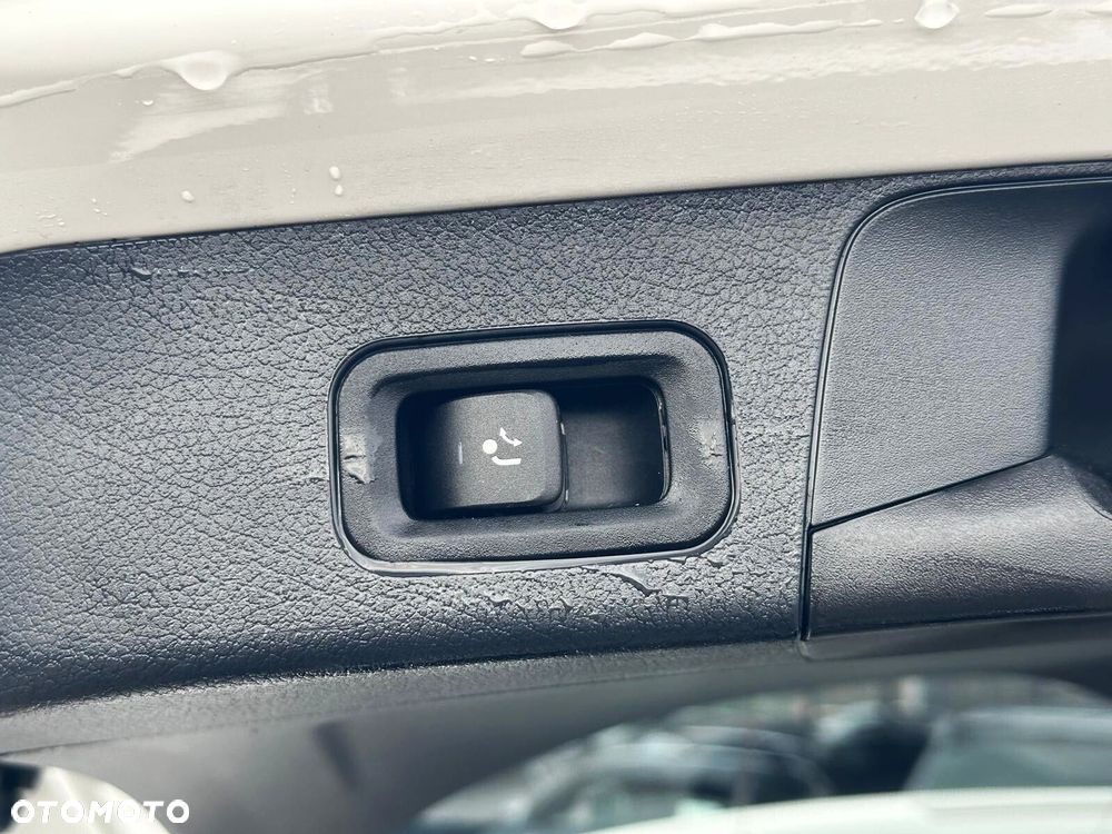 Mercedes-Benz GLB - 21