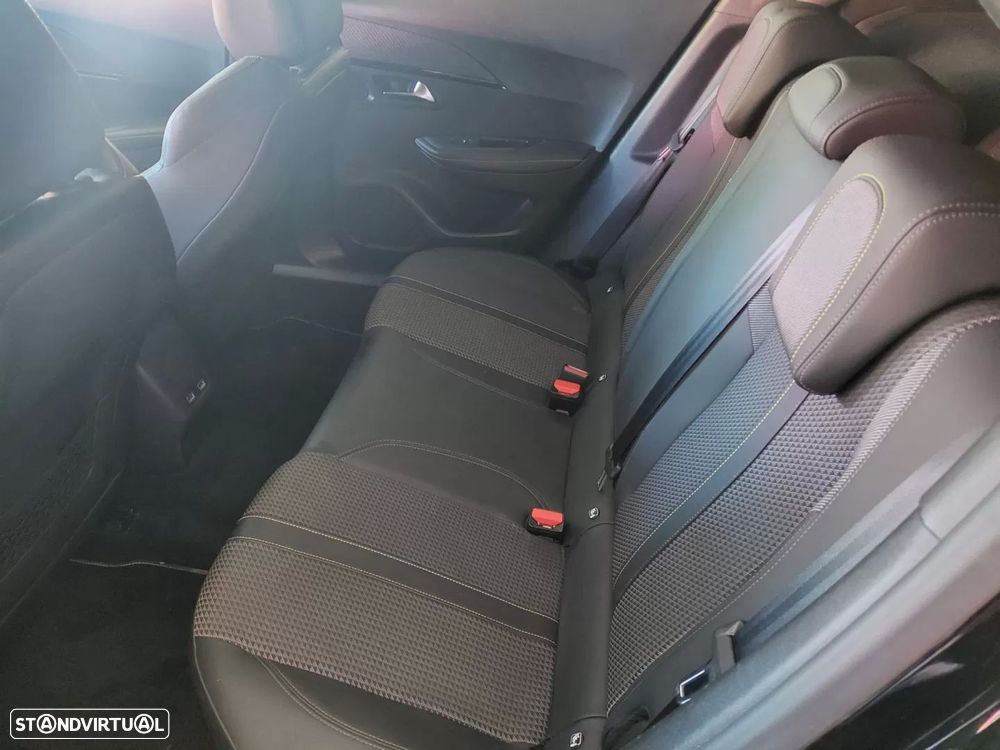 Peugeot 2008 PureTech 130 Stop&Start GT-Line Edition - 29