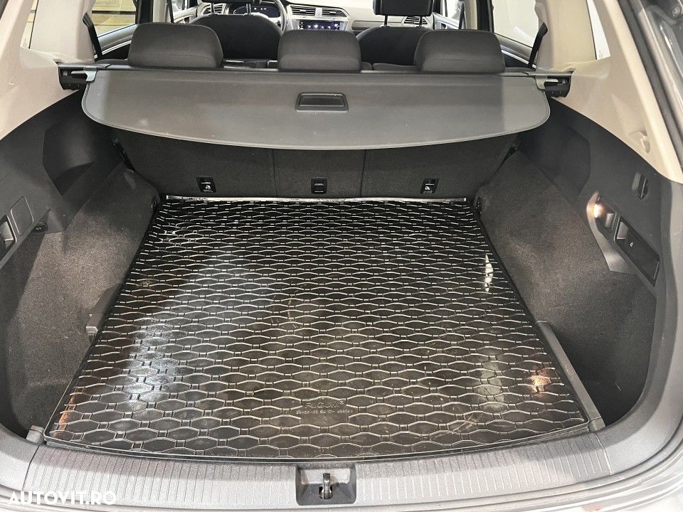 Volkswagen Tiguan - 34